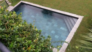 PISCINA IN LUSERNA A SPACCO NATURALE 